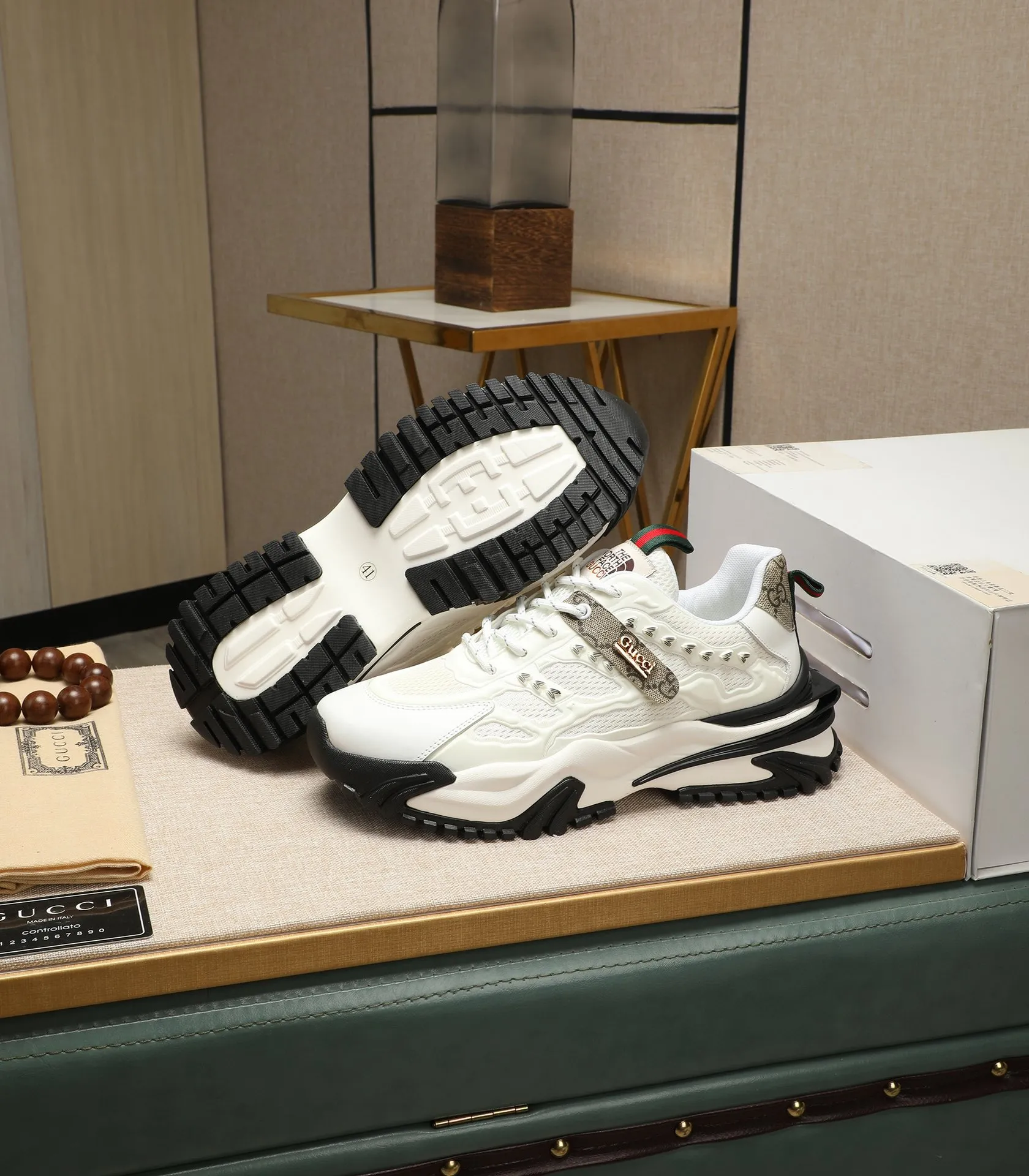 Men's men's shoes💰520 GUCCI🔍🔍2024 latest model Available at the same time at the counter, original calfskin imported from Italy, mesh lining, exquisite workmanship (high-end, extravagance, and class), soles: original soles specially provided by the original factory, ⚠Exclusive double-layer movable molded soles are super comfortable⚠, real photos🎬The real ones are better🔍🔍"High quality·Follow the order" code number 38-44